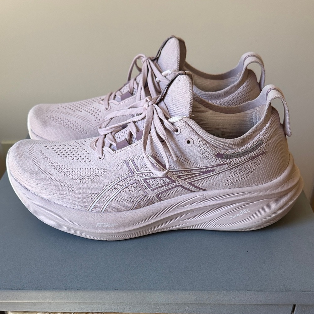 ASICS Gel Nimbus 26 Women’s Pale Pink Knit Running Sneakers Size 9.5 like new